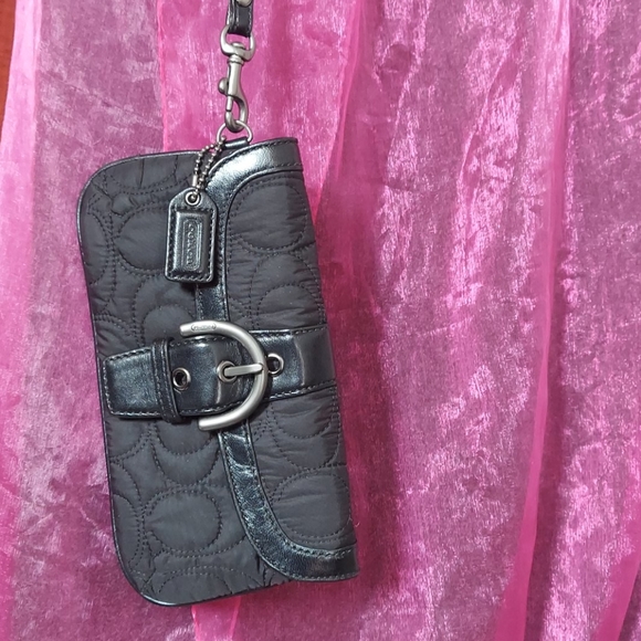 Coach Handbags - Coach clutch